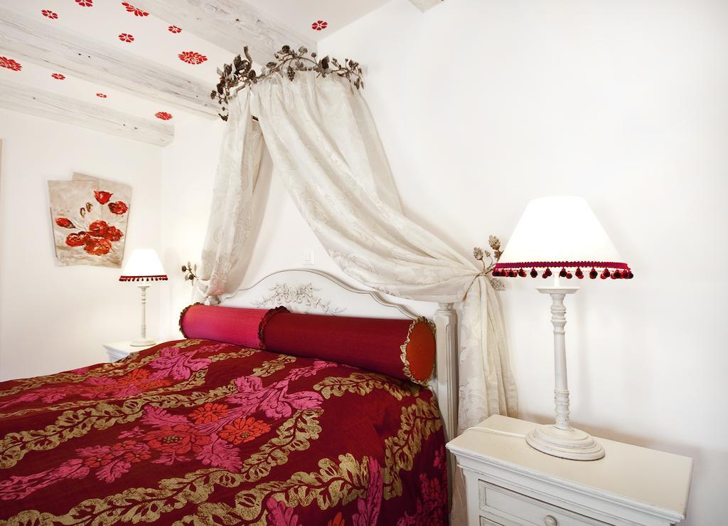 Bed and Breakfast La Belle Saison Mollens  Номер фото